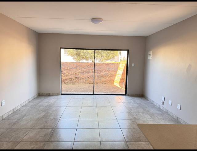 3 BEDROOM DUPLEX FOR SALE IN JACKAROO PARK
